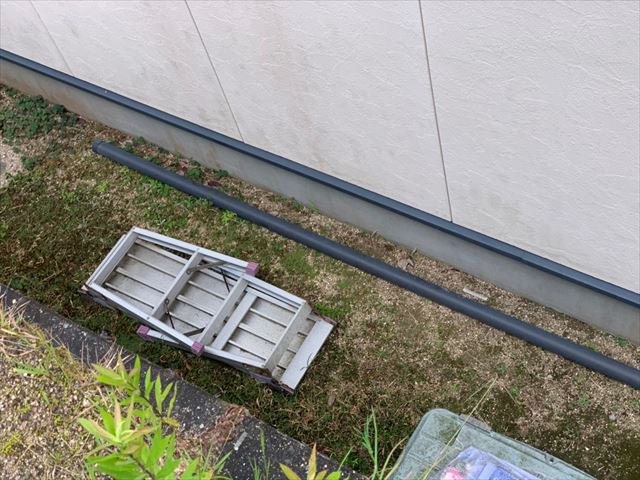 外れて落下した雨樋（這樋）